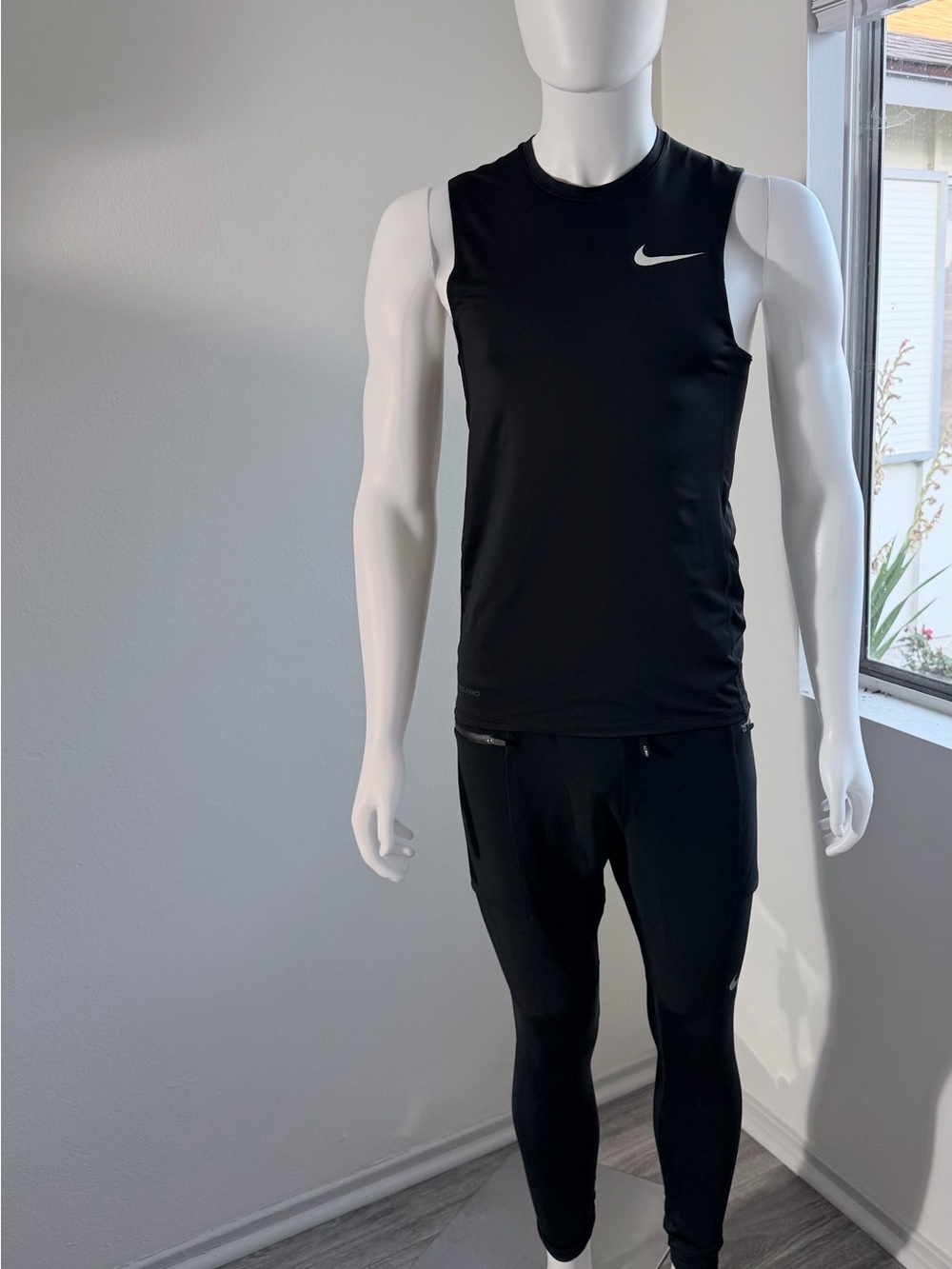 Nike Black Seamless Stretch Brief - Picture 4 of 6